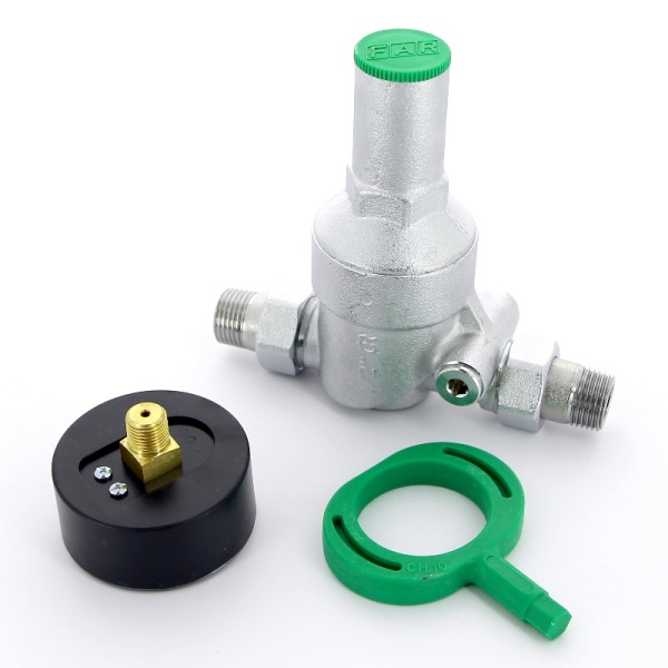 Редуктор хром FAR 1/2" НР-НР, с манометром FA 2815 12