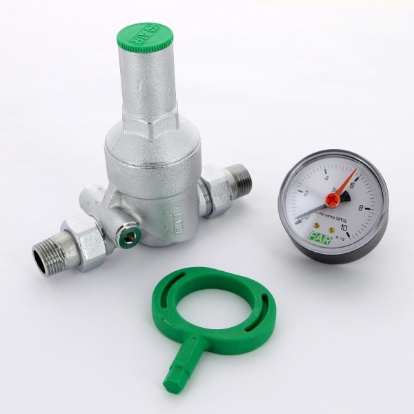 Редуктор хром FAR 1/2" НР-НР, с манометром FA 2815 12