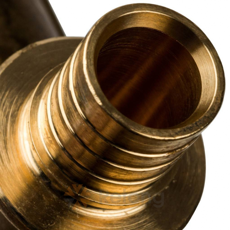 Угольник настенный с креплением 16*1/2&amp;quot; для труб из сшитого п/э аксиальный STOUT